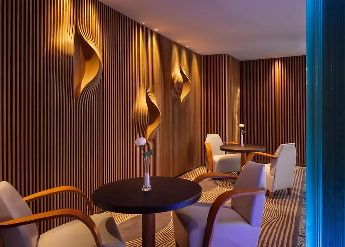 Hotel Sansi *
